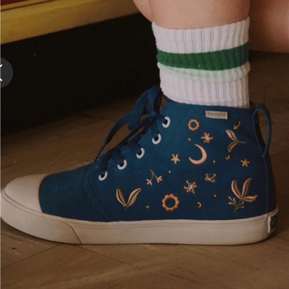 BANGS Women's Blue Embroidered Sneakers